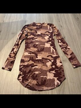 Long Sleeve Camo Tunic Dress in Burgundy and Light Pink